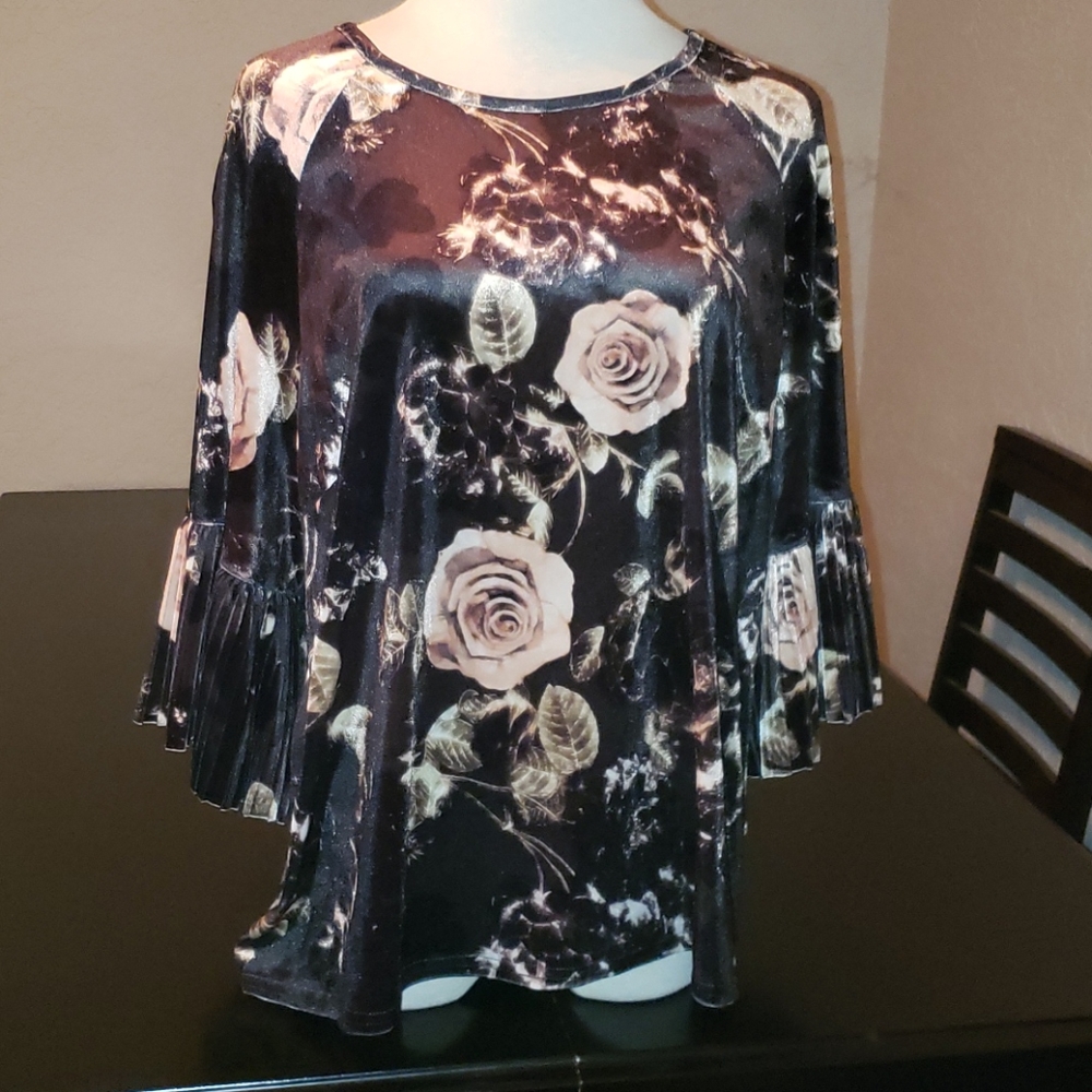 Elvi | Pleated Bell Sleeve Floral Top